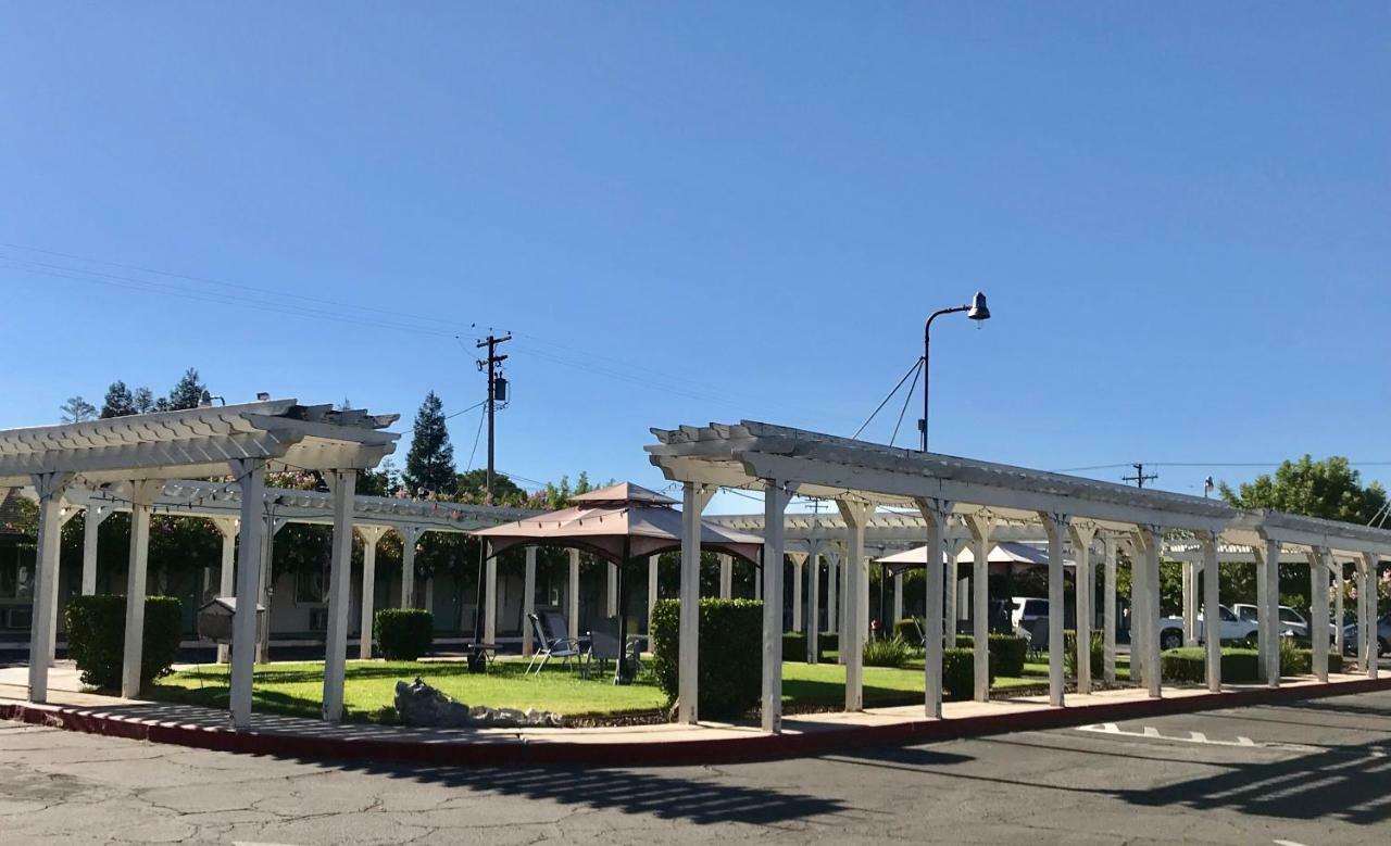 Sunrise Inn Turlock Exterior photo